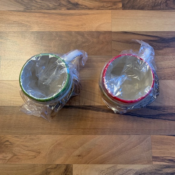 ✨Host Pick✨New Temp-tations Set of 2 Seasonal Character Mugs - Picture 5 of 8